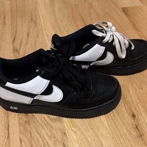 Youth Nike Air Force 1 split black and white